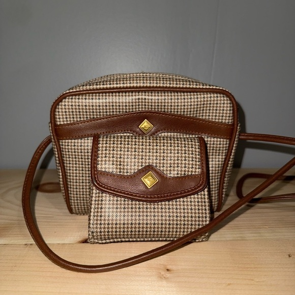 Liz Claiborne Handbags - Liz Claiborne Brown and Cream Crossbody Bag